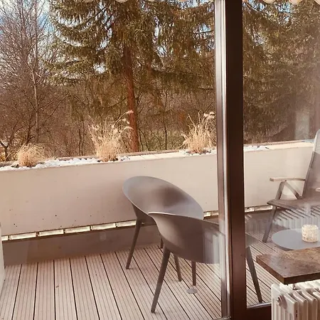 3 Tannen In Apartment *